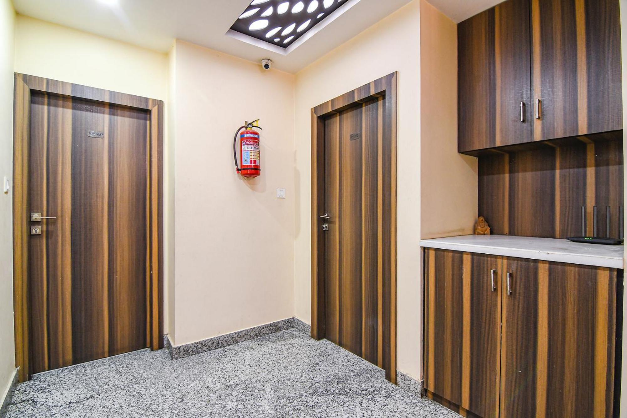 Fabexpress Scholer Motel Колката Екстер'єр фото